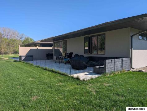 532 River Bend Court Mason City IA 50401