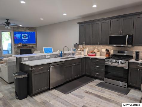 532 River Bend Court Mason City IA 50401
