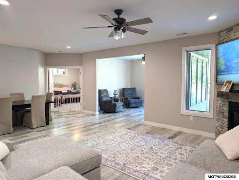 532 River Bend Court Mason City IA 50401