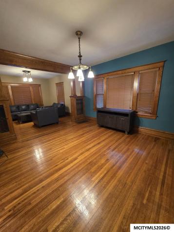1323 S Pennsylvania Mason City IA 50401