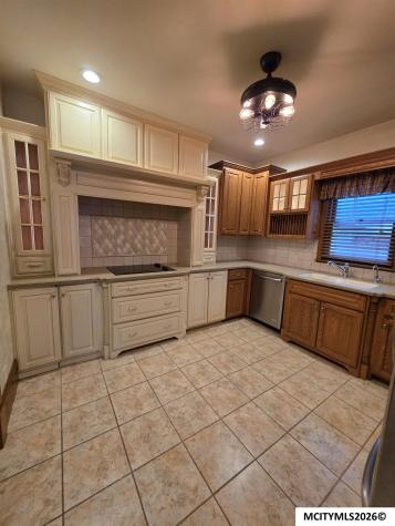 1323 S Pennsylvania Mason City IA 50401