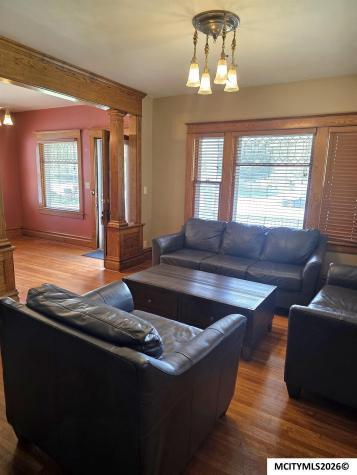 1323 S Pennsylvania Mason City IA 50401