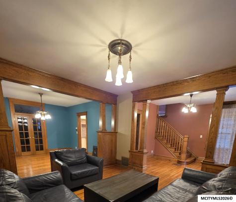 1323 S Pennsylvania Mason City IA 50401