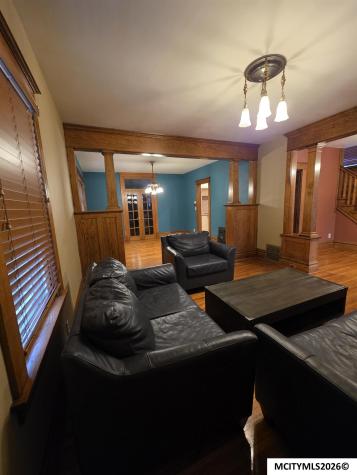1323 S Pennsylvania Mason City IA 50401