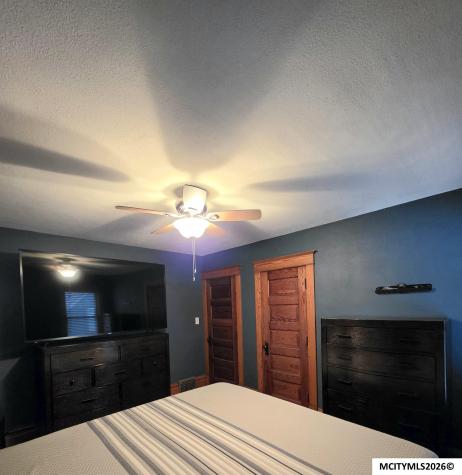 1323 S Pennsylvania Mason City IA 50401