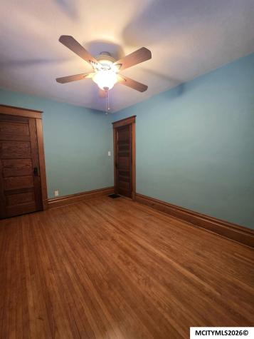 1323 S Pennsylvania Mason City IA 50401