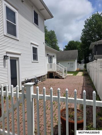 1323 S Pennsylvania Mason City IA 50401