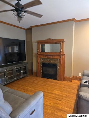 1323 S Pennsylvania Mason City IA 50401