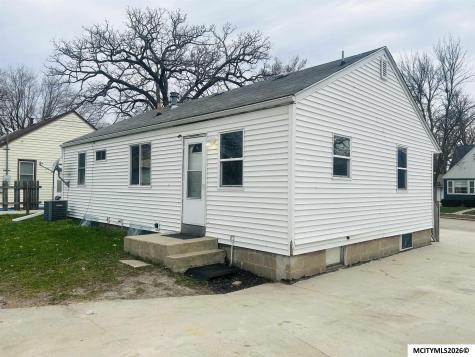 811 16th NE Mason City IA 50401