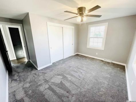 335 Lakeview Drive Mason City IA 50401