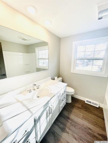 335 Lakeview Drive Mason City IA 50401