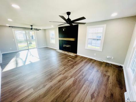 335 Lakeview Drive Mason City IA 50401
