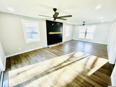 335 Lakeview Drive Mason City IA 50401