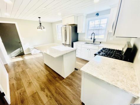 335 Lakeview Drive Mason City IA 50401