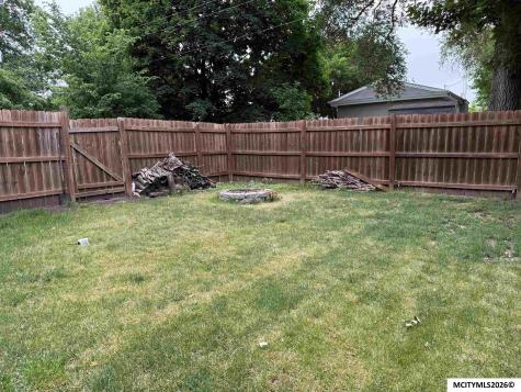 903 N Kentucky Mason City IA 50401