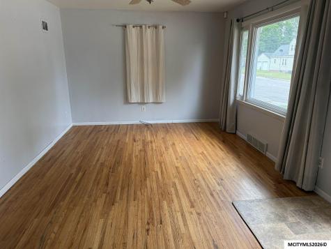903 N Kentucky Mason City IA 50401