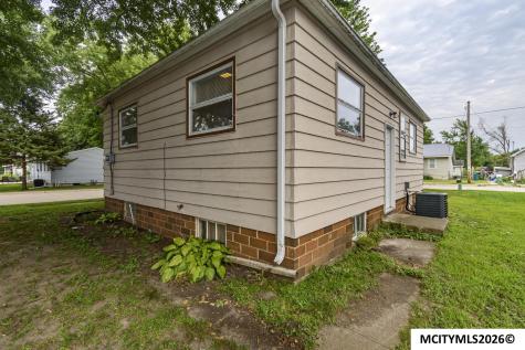 2820 S Adams Mason City IA 50401