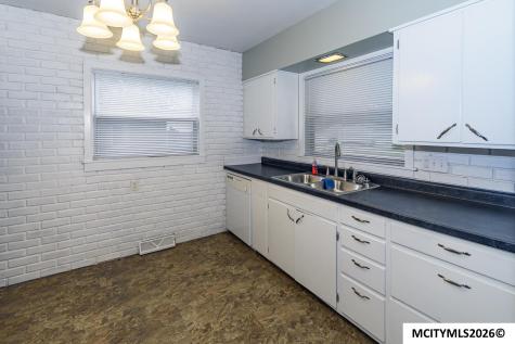 2820 S Adams Mason City IA 50401