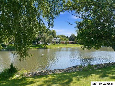 173 Parkridge Drive Mason City IA 50401