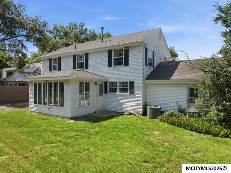 173 Parkridge Drive Mason City IA 50401