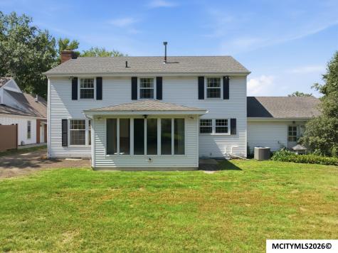173 Parkridge Drive Mason City IA 50401
