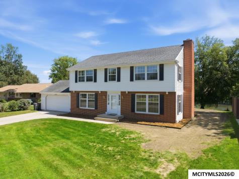 173 Parkridge Drive Mason City IA 50401
