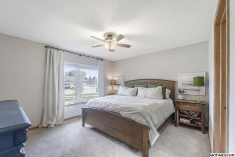 2747 Sunrise Court Mason City IA 50401