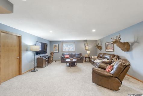 2747 Sunrise Court Mason City IA 50401