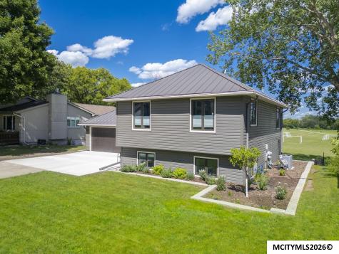 908 S 15th Street Clear Lake IA 50428