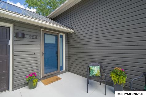 908 S 15th Street Clear Lake IA 50428