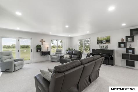908 S 15th Street Clear Lake IA 50428