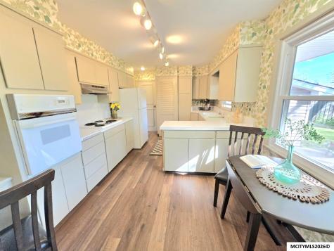 1748 Hillcrest Drive Mason City IA 50401