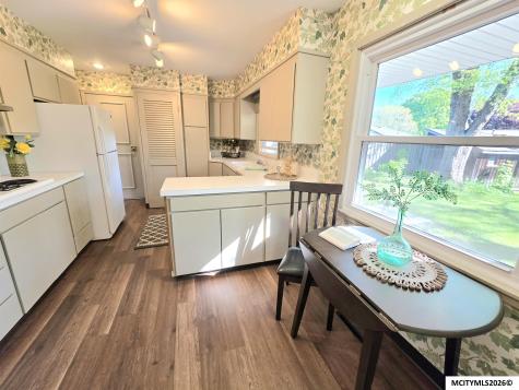 1748 Hillcrest Drive Mason City IA 50401