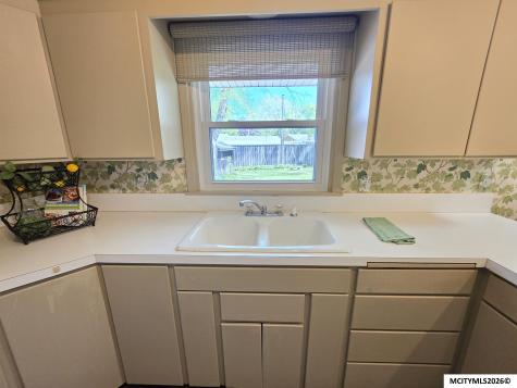 1748 Hillcrest Drive Mason City IA 50401