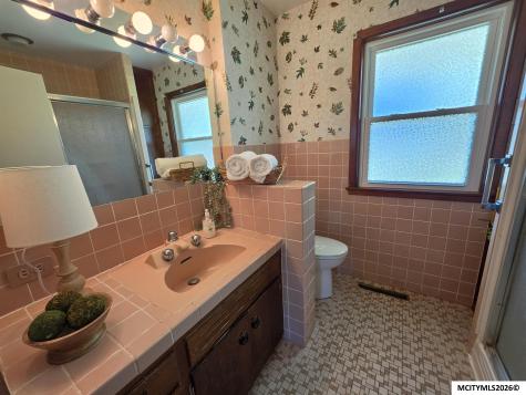 1748 Hillcrest Drive Mason City IA 50401