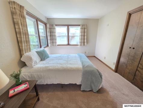 1748 Hillcrest Drive Mason City IA 50401