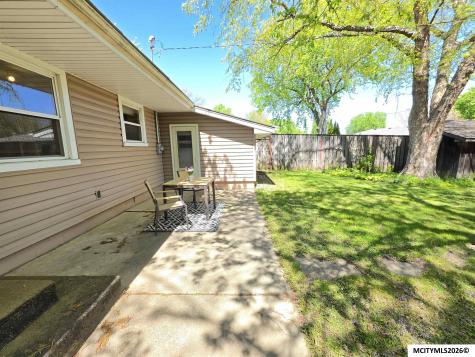 1748 Hillcrest Drive Mason City IA 50401