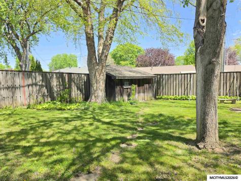 1748 Hillcrest Drive Mason City IA 50401
