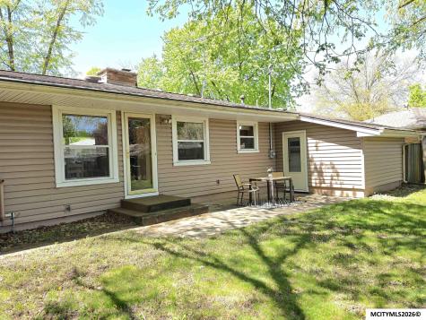 1748 Hillcrest Drive Mason City IA 50401