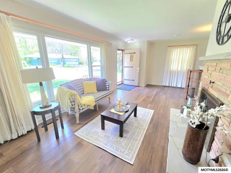 1748 Hillcrest Drive Mason City IA 50401