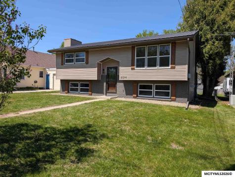 694 17th SE Mason City IA 50401