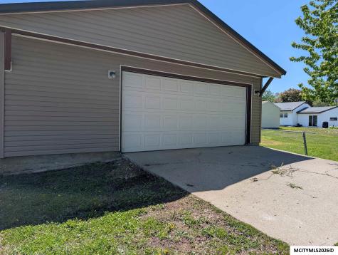 694 17th SE Mason City IA 50401