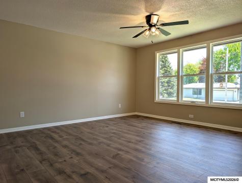 694 17th SE Mason City IA 50401