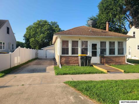 539 20th SE Mason City IA 50401