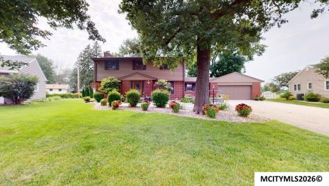 225 Parkridge Drive Mason City IA 50401