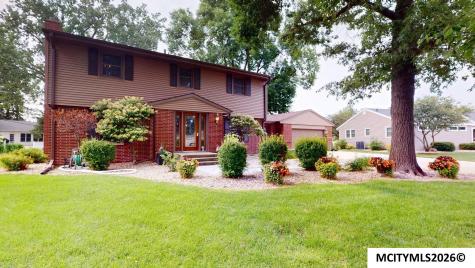 225 Parkridge Drive Mason City IA 50401