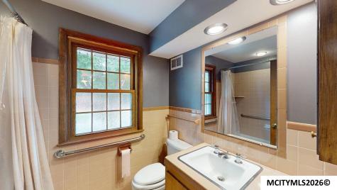 225 Parkridge Drive Mason City IA 50401