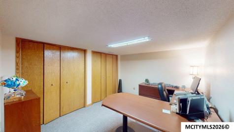 225 Parkridge Drive Mason City IA 50401