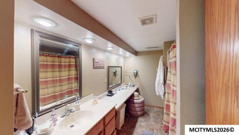 225 Parkridge Drive Mason City IA 50401