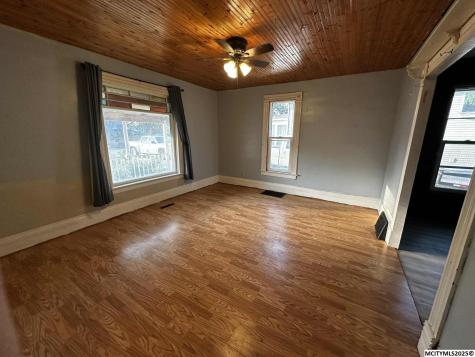 605 Grove Street Plymouth IA 50464